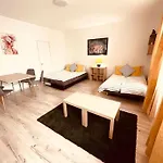 Westend Warm & Cozy Residence