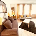 Westend Warm & Cozy Residence