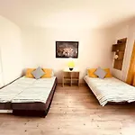 Westend Warm & Cozy Residence